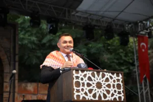 21. ALANYA ULUSLARARASI TURİZM VE SANAT FESTİVALİ YÖRÜK GÖÇÜ İLE BAŞLADI - Mega TV 24 - Mega TV