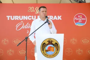 TURUNCU BAYRAK ÖDÜLLERİ 20. KEZ SAHİPLERİNİ BULDU - Mega TV 3 5 - Mega TV