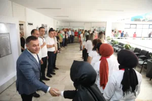 BAŞKAN YÜCEL PERSONELLE BAYRAMLAŞTI - Mega TV 3 min - Mega TV