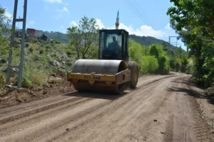 BELDIBI YOLU ASFALTA HAZIRLIK CALISMASI 4 - Mega TV