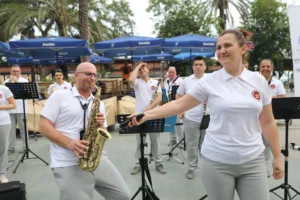 Muzik Sehrin Kalbinde Tophane Cay bahcesi 6 - Mega TV