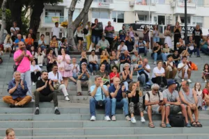 ŞEHRİN KALBİNDE MÜZİK KEYFİ - Mega TV Muzik Sehrin Kalbinde Tophane Cay bahcesi 8 - Mega TV