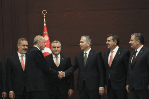 CUMHURBAŞKANI ERDOĞAN YENİ KABİNEYİ AÇIKLADI - Mega TV kabine1 - Mega TV