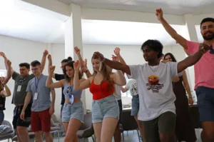 GENCLIK EGITIM MERKEZI AVRUPA FORUMU 9 min - Mega TV