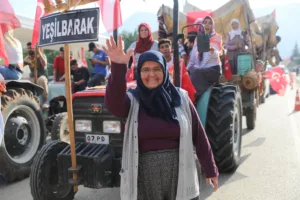 Kas yayla senlik gombe 4 min - Mega TV