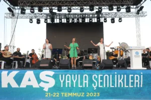 KAŞ’TA YAYLA ŞENLİKLERİ COŞKUSU - Mega TV Kas yayla senlik gombe 8 min - Mega TV