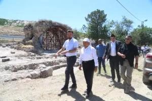 BAŞKAN BÜYÜKKILIÇ, KEYKUBADİYE SARAYI’NDAKİ KAZI ÇALIŞMALARINI İNCELEDİ - Mega TV NURI2860 4 min - Mega TV