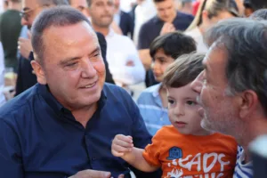 TARİHİ VATAN KAHVESİ YENİDEN ANTALYALILARIN HİZMETİNDE - Mega TV Vatan Kahvesi acildi 3 min 1 - Mega TV