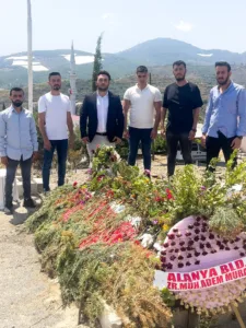 ALANYA ALPEREN OCAKLARI ŞEHİT ALPAY ARAS'IN AİLESİNİ ZİYARET ETTİ - Mega TV WhatsApp Image 2023 07 02 at 15.58.02 - Mega TV