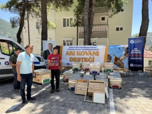 BÜYÜKŞEHİR'İN ARI KOVANI DESTEKLERİ SÜRÜYOR - Mega TV akseki 7 min - Mega TV