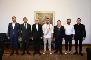 BAŞKAN BÖCEK VE BAŞPEHLİVAN ZEYBEK'TEN CHP GENEL BAŞKANI KILIÇDAROĞLU'NA ZİYARET - Mega TV baskan ankara ziyareti 2 min - Mega TV