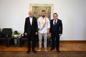 BAŞKAN BÖCEK VE BAŞPEHLİVAN ZEYBEK'TEN CHP GENEL BAŞKANI KILIÇDAROĞLU'NA ZİYARET - Mega TV baskan ankara ziyareti 3 min - Mega TV