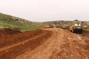 BÜYÜKŞEHİR’DEN ELMALI’DA YOL ÇALIŞMASI - Mega TV ilyagi yayla yolu calimasi 10 min - Mega TV
