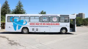 Büyükşehir’in Gezici Ağız ve Diş Sağlığı Kliniği’nden 15 Bin 300 Depremzedeye Hizmet - Mega TV 098A0794 e min - Mega TV