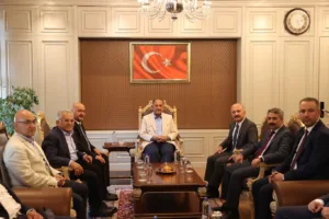 Bakan Özhaseki Ve Başkan Büyükkılıç'tan Kardeş Şehir Adıyaman Valisi Varol'a Ziyaret - Mega TV 2 3 1 min - Mega TV