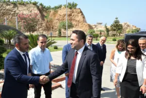 ALKÜ’DE BAYRAK REKTÖR TÜRKDOĞAN’DA - Mega TV 5M3A4561 min - Mega TV