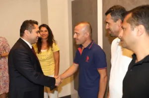 ALKÜ’DE BAYRAK REKTÖR TÜRKDOĞAN’DA - Mega TV 5M3A4741 min - Mega TV
