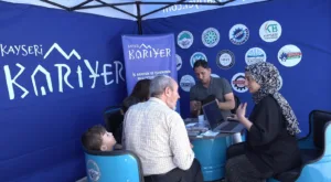 KAYSERİ KARIYER MERKEZİ,VATANDAŞLARA İŞ KAPISI OLMAYA DEVAM EDİYOR - Mega TV 9879879 p min - Mega TV