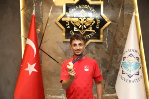 ALKÜ’nün Gururu Salih Korkmaz, Paris Olimpiyatlarında - Mega TV ALKUNUN GURURU SALIH KORKMAZ PARIS OLIMPIYATLARINDA 1 min - Mega TV
