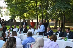Akar Ve Büyükkılıç'tan Yaylalı Ve Develi'ye Çıkartma - Mega TV DEVELI b min - Mega TV