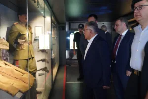 Başkan Büyükkılıç'tan Çanakkale Savaşları Mobil Müze Tırı'na Davet - Mega TV DSC03121 d min - Mega TV
