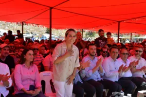 DSC 0189 min - Mega TV