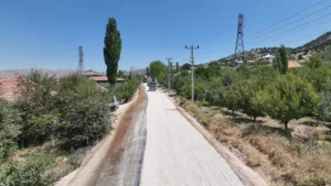 KORKUTELİ VARSAK YAYLASI 18 YIL SONRA ASFALTA KAVUŞTU - Mega TV KORKUTELI VARSAK YAYLASI ASFALT CALISMASI 1 min - Mega TV