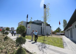 Büyükkılıç, Belediye-Hayırsever İş Birliğinde Hayata Geçirilecek Camiyi İnceledi - Mega TV NURI0619 d min - Mega TV