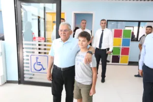 Başkan Büyükkılıç'tan Çocuk Kütüphanesi Ve Müzik Okulu'na Ziyaret - Mega TV NURI0682 p min - Mega TV