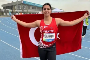 ALKÜ’LÜ MİLLİ SPORCUDAN TARİHİ BAŞARI - Mega TV esra turkmen 2 min - Mega TV