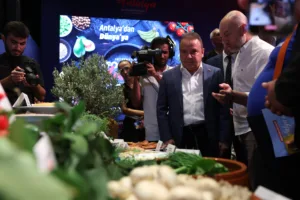 Antalya’dan Dünya’ya açılan festival ,Foodfest Antalya Gastronomi Festivali 1-3 Eylül’de - Mega TV foodfest basin toplantisi 36 min - Mega TV
