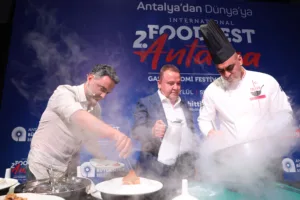 Antalya’dan Dünya’ya açılan festival ,Foodfest Antalya Gastronomi Festivali 1-3 Eylül’de - Mega TV foodfest basin toplantisi 39 min - Mega TV