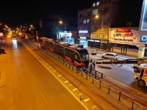 Büyükşehir, Talas Mevlana-Cumhuriyet Meydanı Raylı Sistem Hattında İlk Tramvayı Raylara İndirdi - Mega TV 1 r 1 - Mega TV