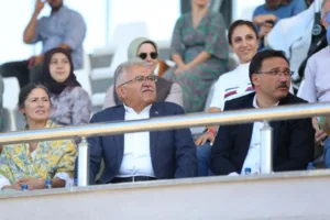 Vali Çiçek Ve Başkan Büyükkılıç, Atlı Okçuluk Türkiye Şampiyonası'nı İzledi - Mega TV 3 d min - Mega TV
