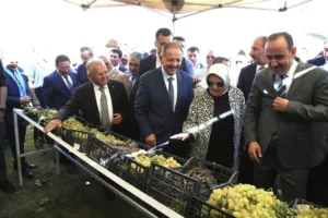 BAKAN ÖZHASEKİ, VALİ ÇİÇEK VE BAŞKAN BÜYÜKKILIÇ, İNCESU ÜZÜM FESTİVALİ’NE KATILDI - Mega TV 376691298 853674982784956 5151752905635498549 n q min 1 - Mega TV