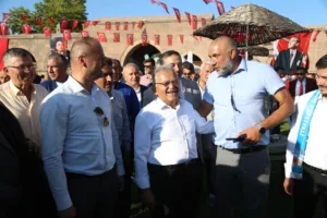 BAKAN ÖZHASEKİ, VALİ ÇİÇEK VE BAŞKAN BÜYÜKKILIÇ, İNCESU ÜZÜM FESTİVALİ’NE KATILDI - Mega TV 376747486 853674952784959 8886314005660432697 n 3 min 1 - Mega TV