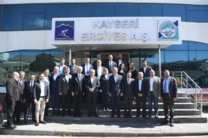 Zirvede “Erciyes’in Gelecek Vizyonu” Sunumu - Mega TV 380722515 18390418600001303 3115548625800716973 n a min - Mega TV