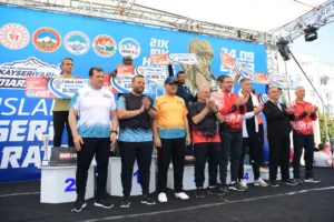 Spor Şehri Kayseri'nin Uluslararası Yarı Maratonu'na 'İlk'ler Damga Vurdu - Mega TV 850 5734 s min - Mega TV