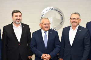 Başkan Büyükkılıç, Eğitim-Bir-Sen Yönetimiyle Bir Araya Geldi - Mega TV 850 6287 b min - Mega TV