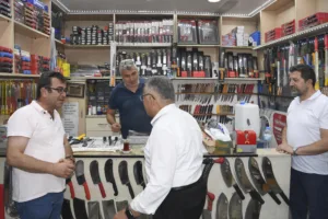 Başkan Büyükkılıç'tan Camikebir Mahallesi Esnafı Ziyareti - Mega TV ABD 3304 1 r min - Mega TV