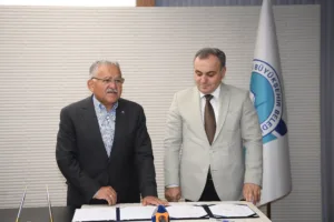 Başkan Büyükkılıç İle Rektör Altun Arasında ''Kayseri Kariyer Projesi''İş Birliği Protokolü - Mega TV ABD 5502 u min 1 - Mega TV