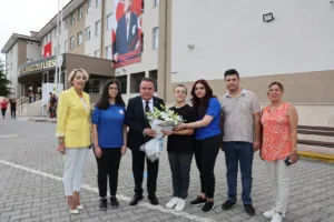 Başkan Böcek Yeni Eğitim Öğretim Yılını Öğrencilerle Karşıladı - Mega TV Baskan Bocek yeni egitim ogretim yilini ogrencilerle karsiladi 1 min - Mega TV