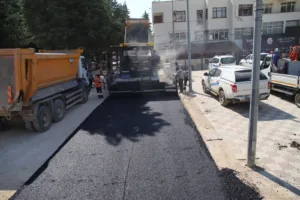 Büyükşehir’den Elmalı Hükümet Caddesine sıcak asfalt - Mega TV Elmali Hukumet Caddesi asfalt 2 min - Mega TV