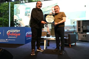2’nci Uluslararası Food Fast Antalya Gastronomi Festivali Yoğun İlgi Gördü - Mega TV MEHMET YALCINKAYA MUHITTIN BOCEK min - Mega TV