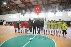 Spor Şehri Kayseri'de Yeni Bir Proje : Futsal Turnuvası - Mega TV NURI0177 k min - Mega TV