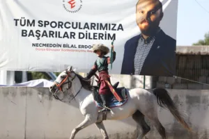 Büyükşehir İle Atlı Okçuluk Türkiye Şampiyonası Final Müsabakaları Nefes Kesti - Mega TV NURI0375 j min 1 - Mega TV