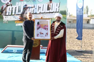 Büyükşehir İle Atlı Okçuluk Türkiye Şampiyonası Final Müsabakaları Nefes Kesti - Mega TV NURI0587 m min 1 - Mega TV