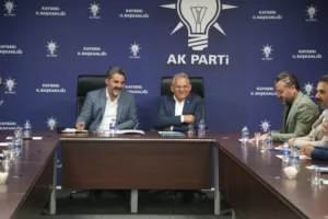Başkan Büyükkılıç, İlçe Başkanları İstişare Toplantısı'na Katıldı - Mega TV NURI5079 r min - Mega TV