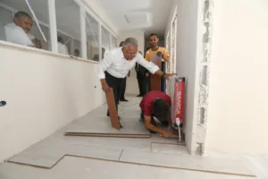 Başkan Büyükkılıç, Tomarza'da Pazarcı Esnafı İle Buluştu, Yurt İnşaatını İnceledi - Mega TV NURI5256 v min - Mega TV