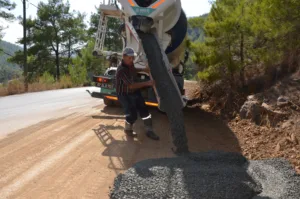 SAPADERE YOLU SARAMPOLE BETON 5 min - Mega TV